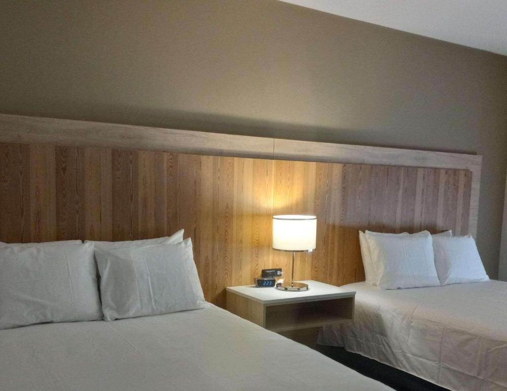 Queen Room with Two Queen Beds - Disability Access/Non-Smoking interior
